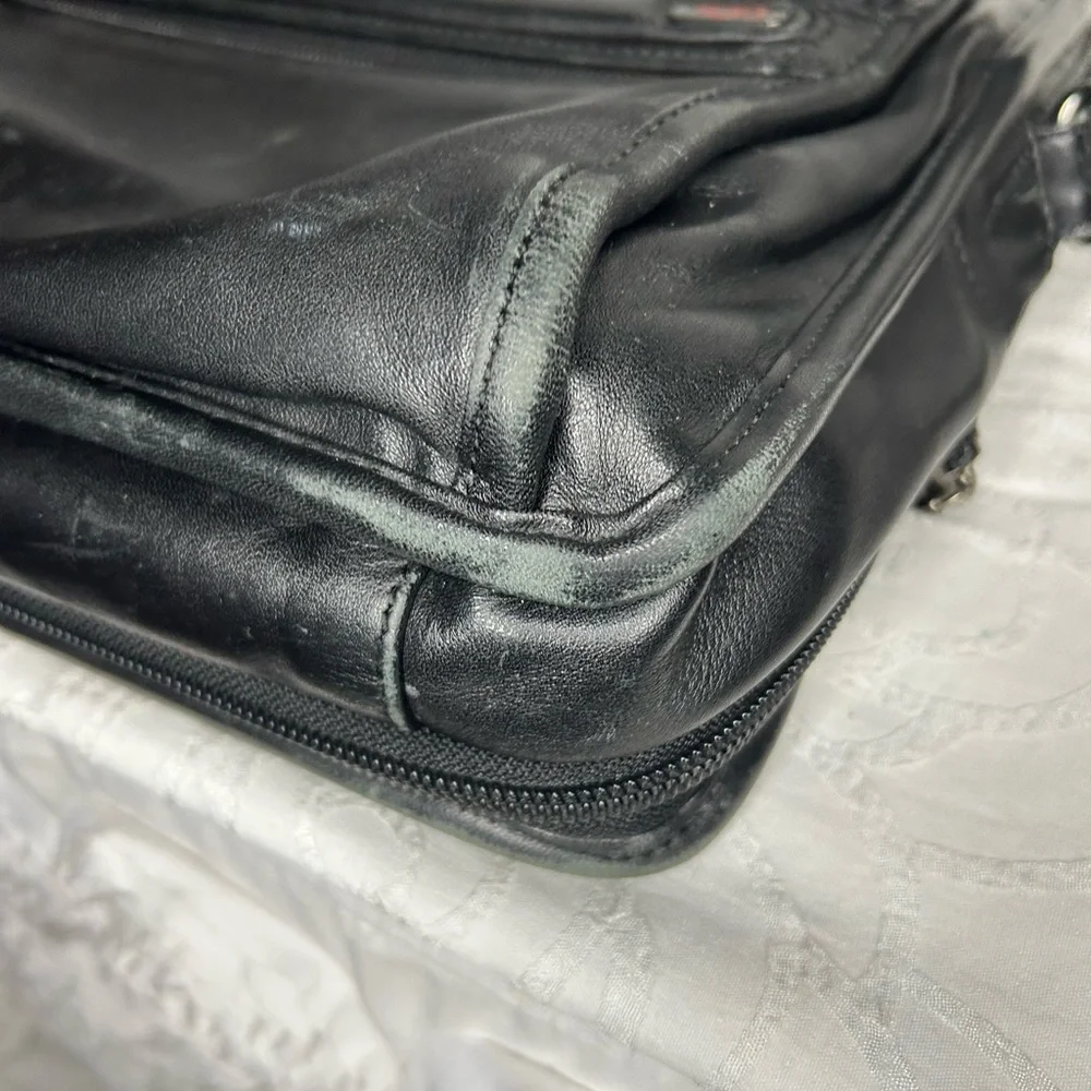 Tumi Black Leather Laptop Shoulder Briefcase.